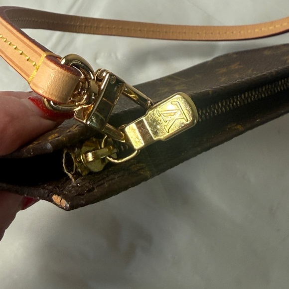Louis Vuitton LV Bucket  Pouch brown Monogram crossbody - Picture 8 of 17